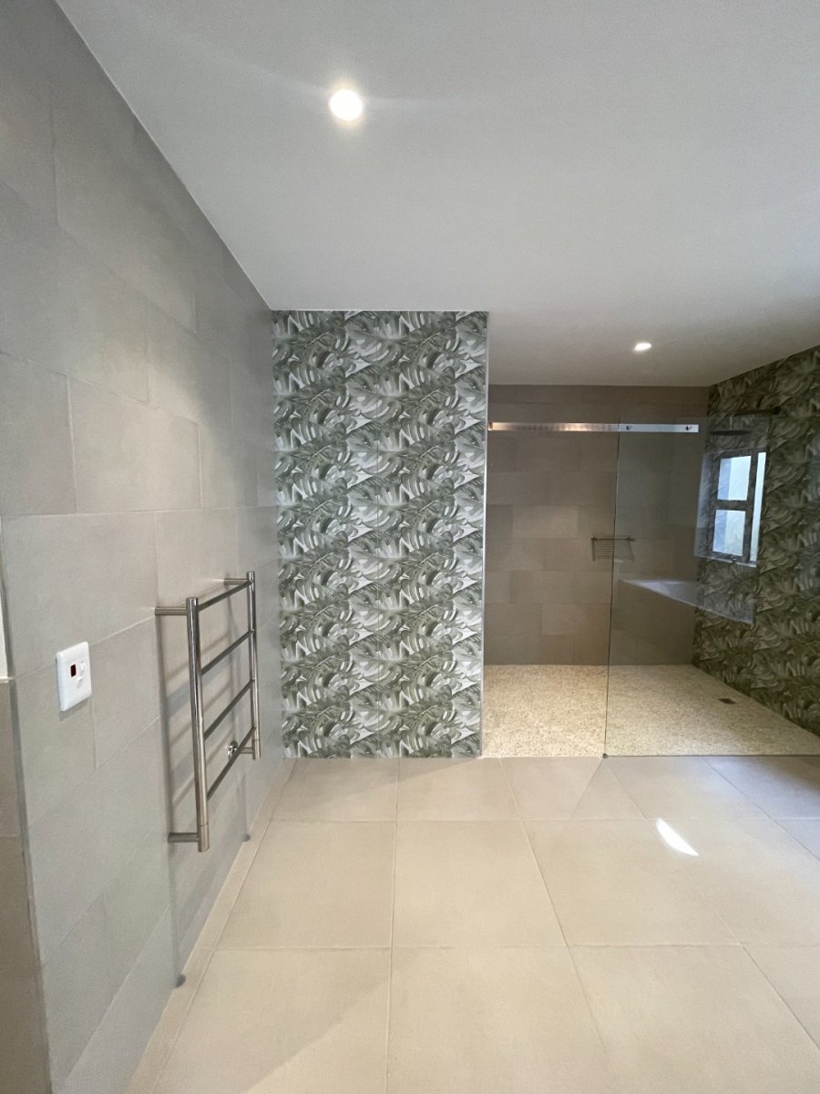 4 Bedroom Property for Sale in Whale Rock Heights Western Cape
